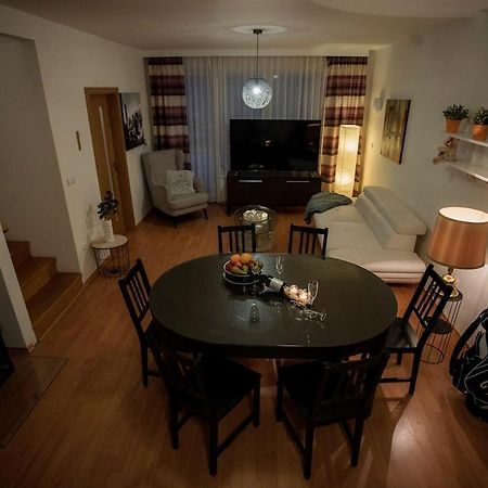 Hausfrymburk Villa Bagian luar foto