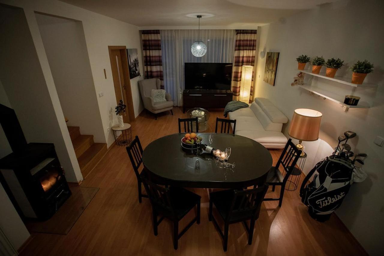 Hausfrymburk Villa Bagian luar foto