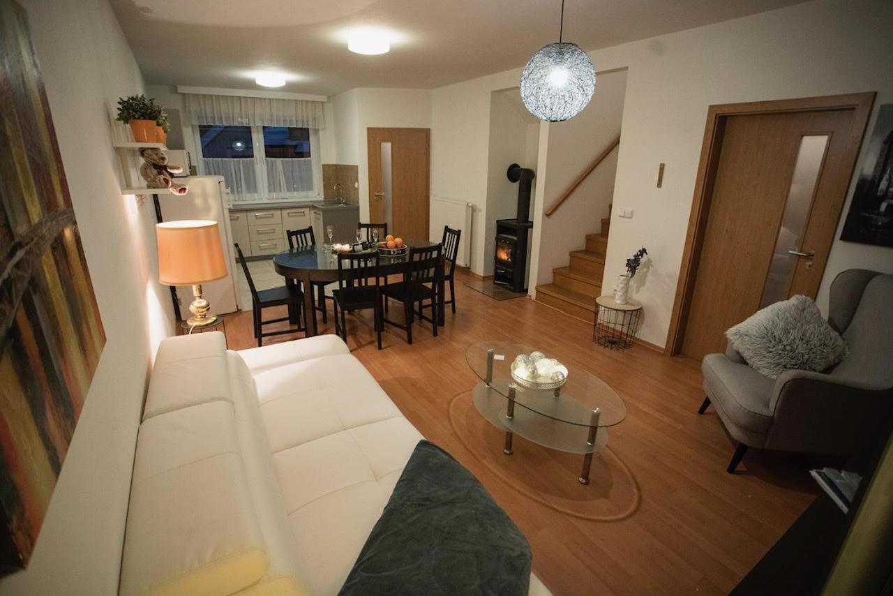 Hausfrymburk Villa Bagian luar foto