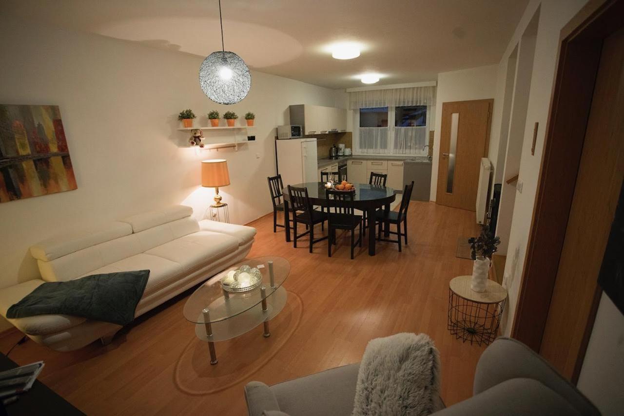 Hausfrymburk Villa Bagian luar foto